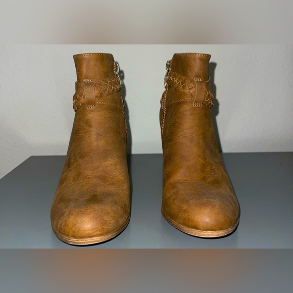 Faux Leather Western Booties - Picture 4 of 4